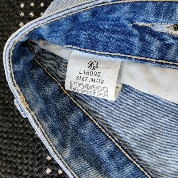 LEXXURY Asymmetrical Ripped Denim Skirt | M - Picture 5 of 6